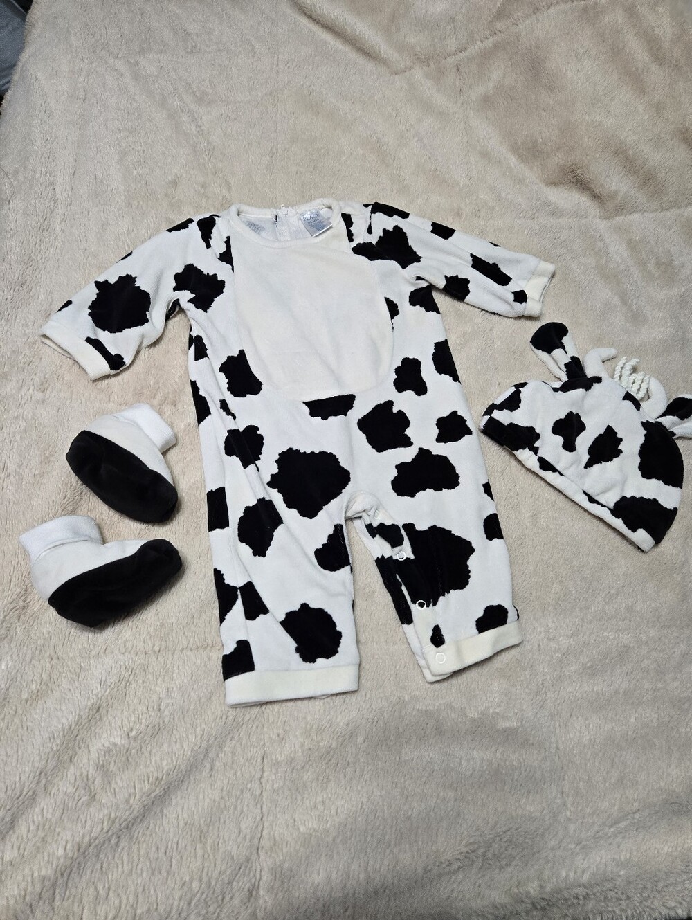 Children’s Place Cow Costume One Piece Body Set with hat and booties, baby 3m-6m